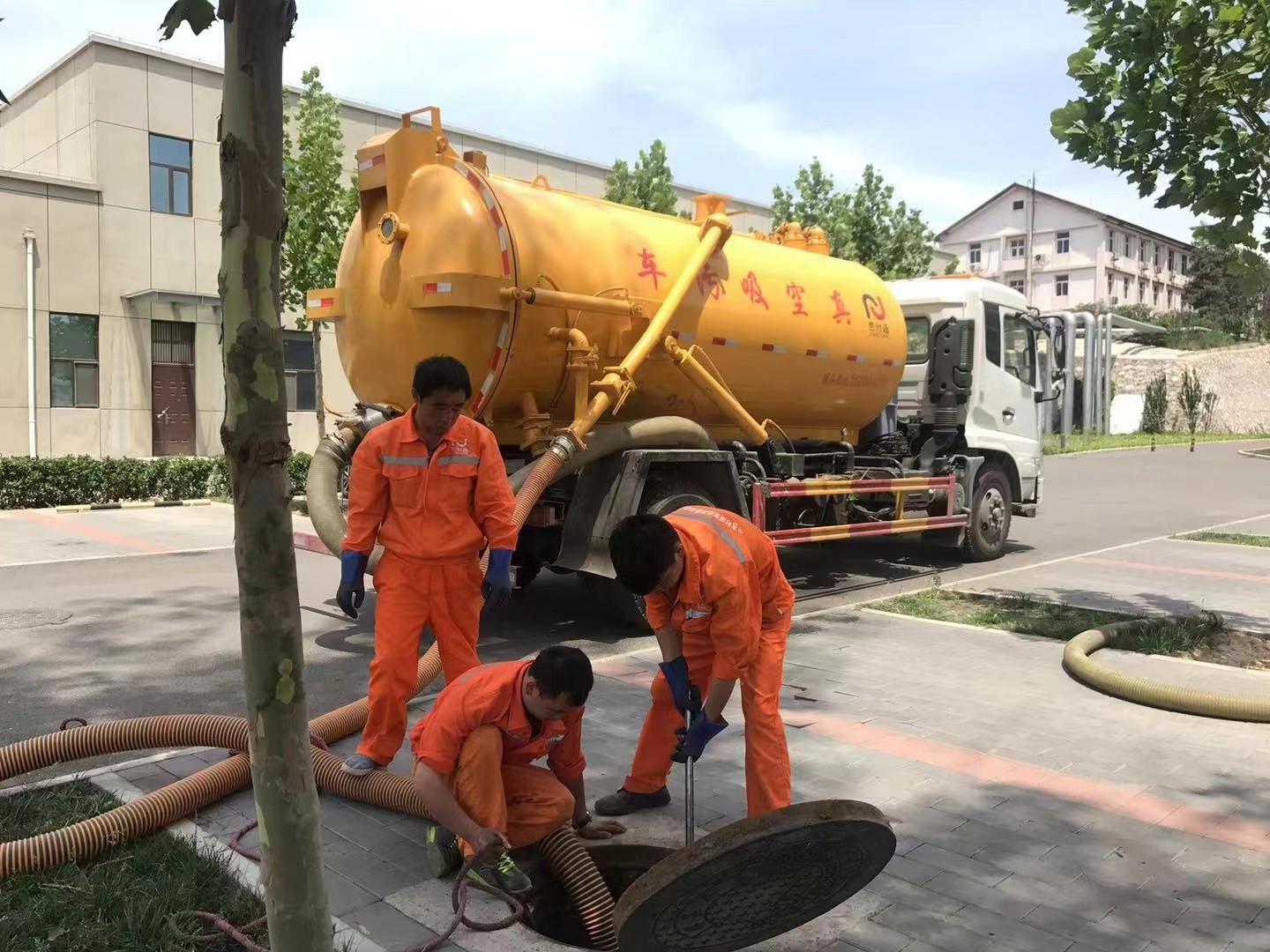 向塘化粪池清理与5-8吨吸粪车施工效率分析